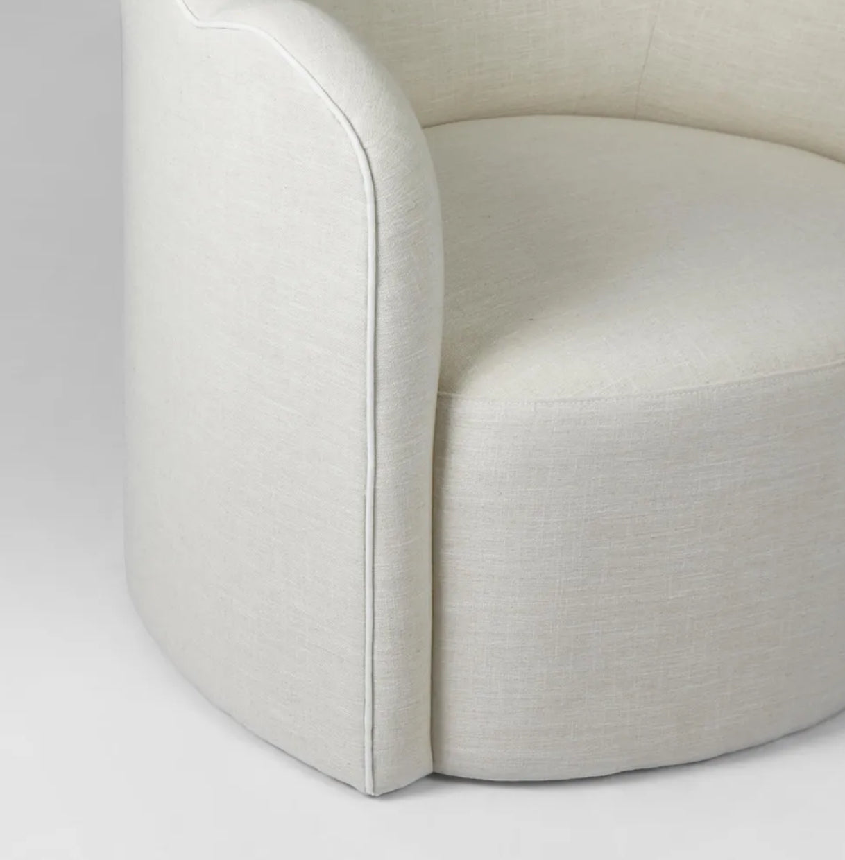 CAMILLE SCALLOP ARMCHAIR NATURAL WITH WHITE PIPING