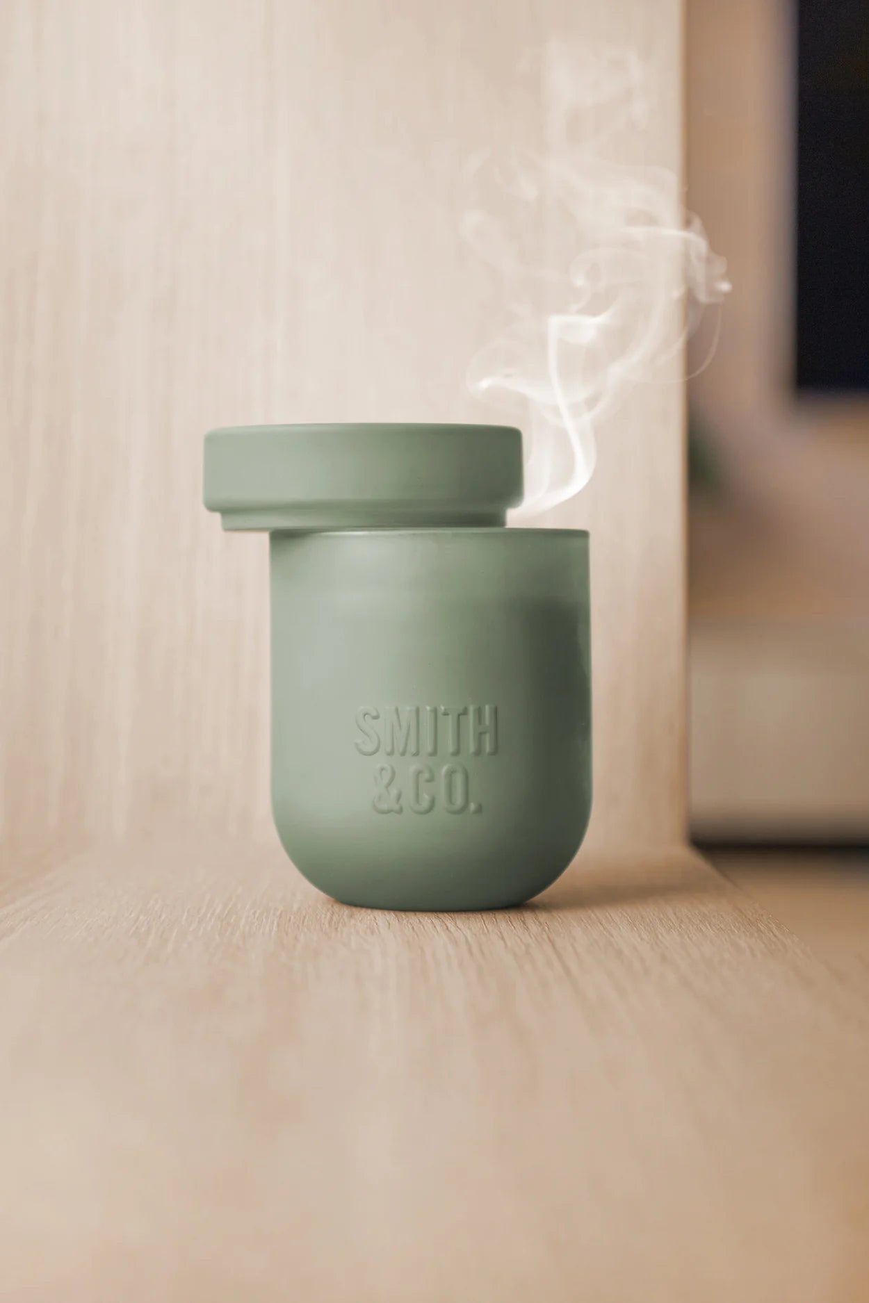 Smith & Co Amber & Freesia Candle