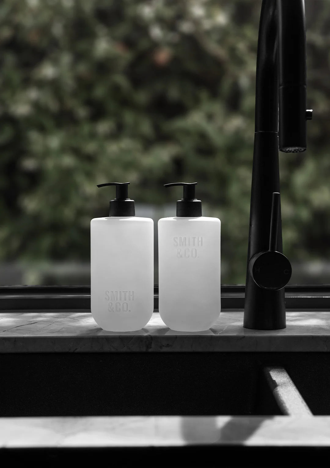 Smith & Co Tonka & White Musk Hand & Body Lotion 400ml