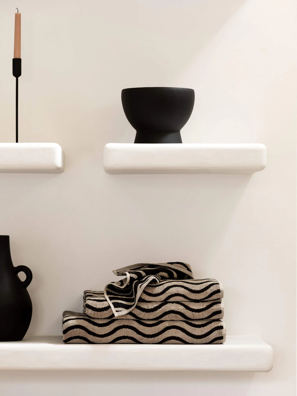 LM Home Wave Noir Hand Towel