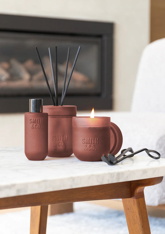 Smith & Co Black Oud & Saffron Candle