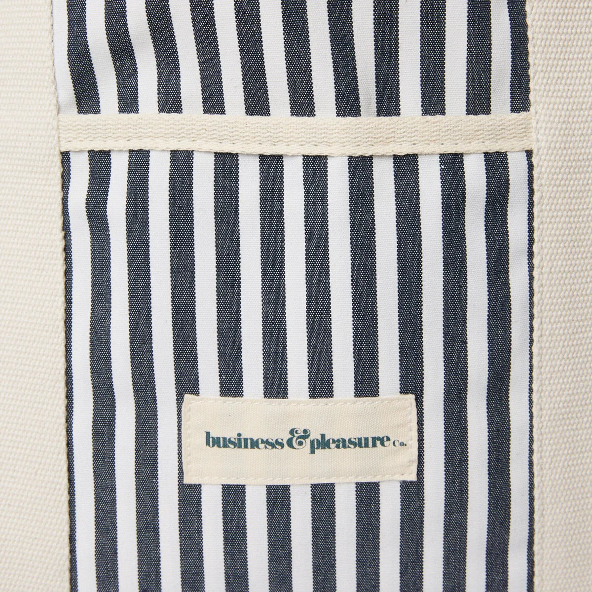 Business & Pleasure THE BEACH BAG - LAUREN'S NAVY STRIPE